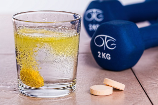 Illustration for article titled Oral Supplements That Can Help Reduce Symptoms of Osteoarthritis